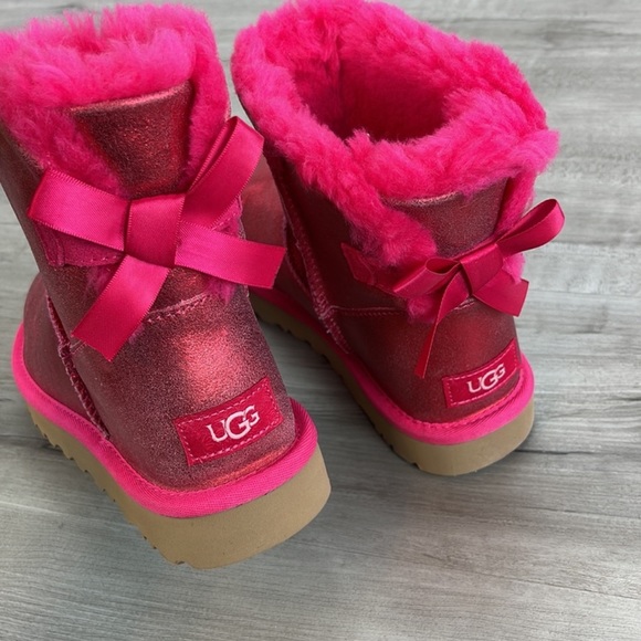 🍁 UGG 🍁 BAILEY BOW REDISH GLISTEN BOOT - Picture 6 of 15